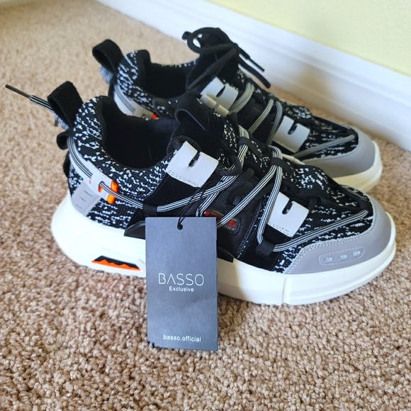 Sneakers - Picture 3 of 5